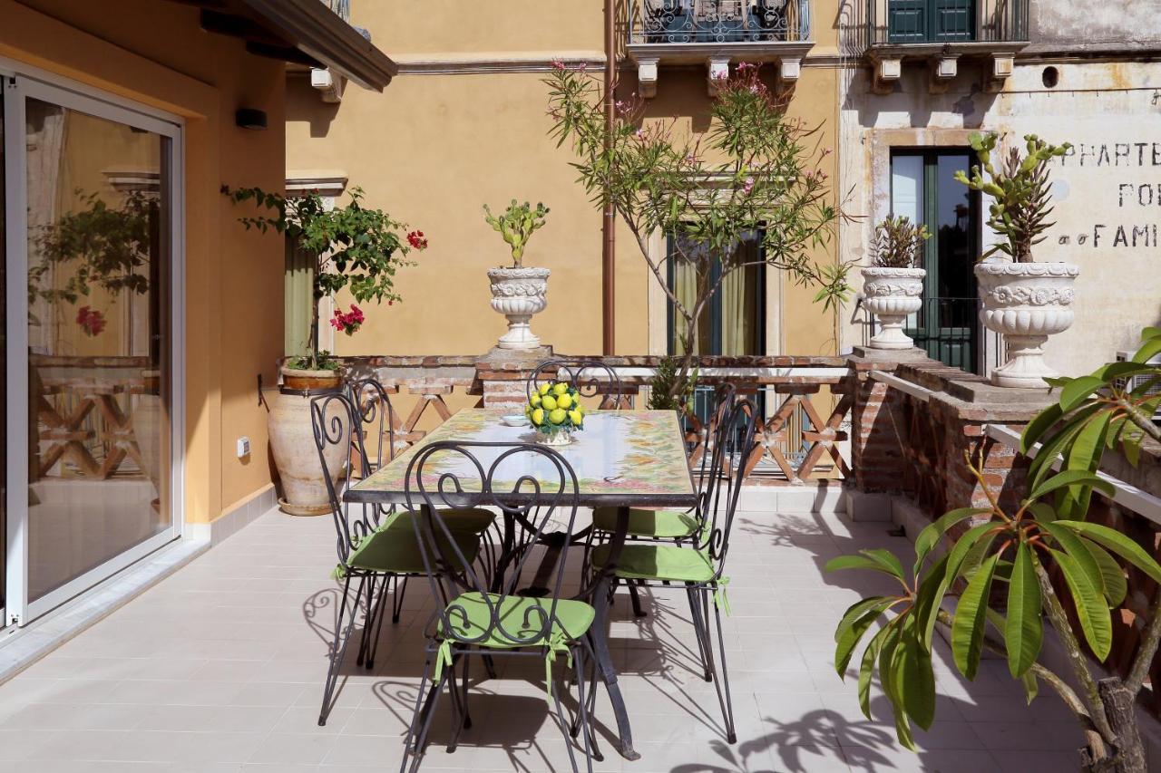 Le Terrazze Del Teatro Greco Villa ตาออร์มินา ภายนอก รูปภาพ